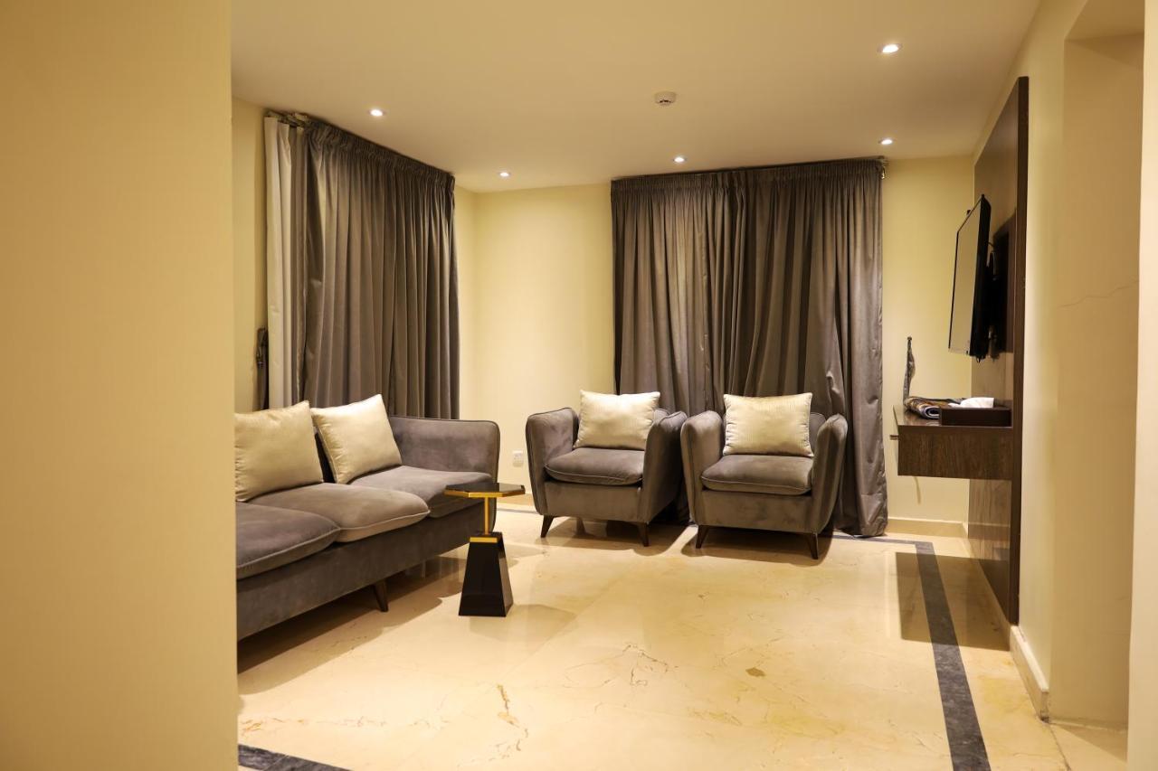 الرياض فندق مومنتس ليفنج - Moments living hotel المظهر الخارجي الصورة