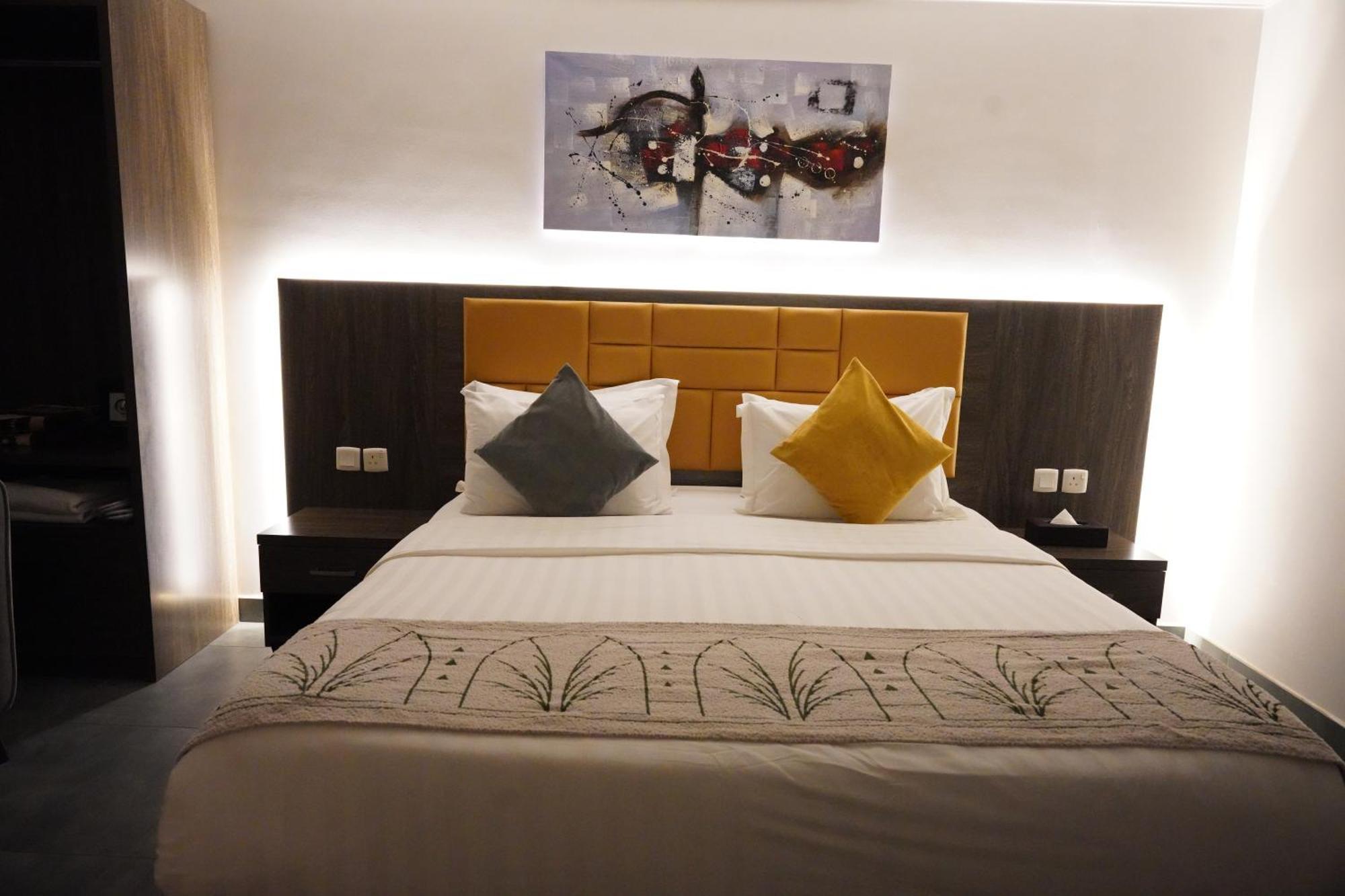 الرياض فندق مومنتس ليفنج - Moments living hotel المظهر الخارجي الصورة