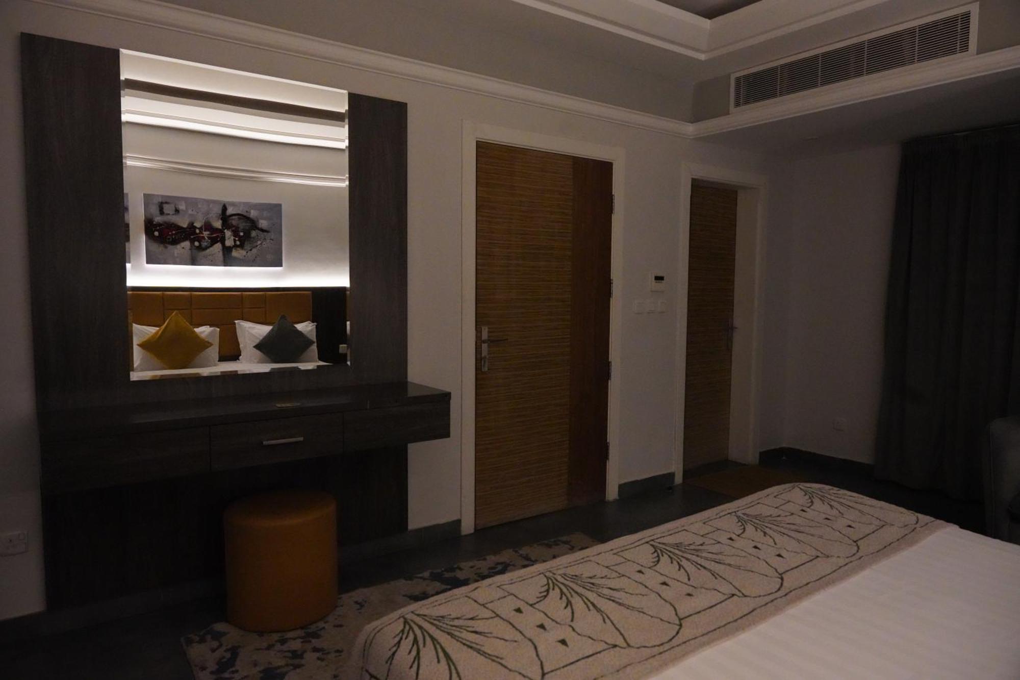 الرياض فندق مومنتس ليفنج - Moments living hotel المظهر الخارجي الصورة